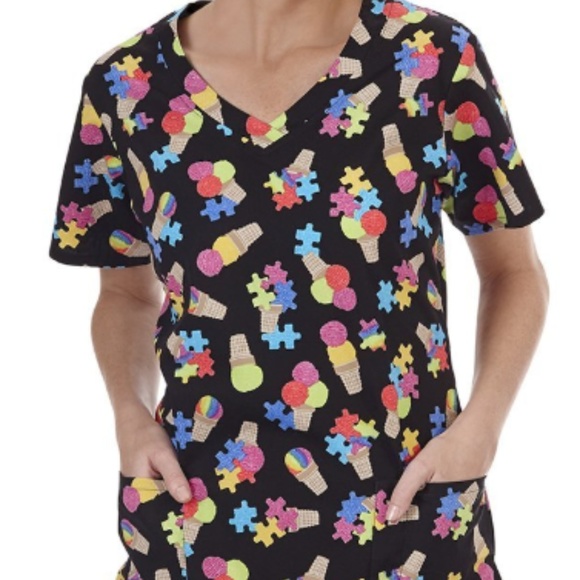 BIO Medical Uniform Scrub Top Sweet Treat V-Neck - Picture 1 of 1